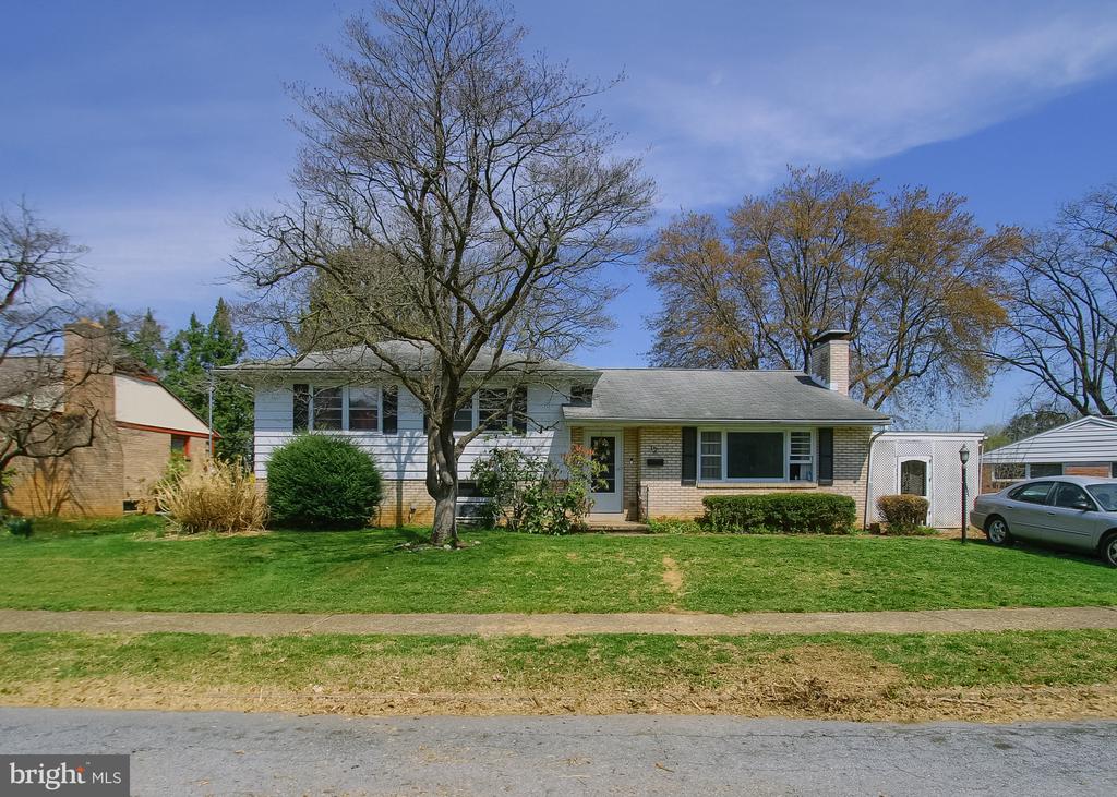 12 CENTER DRIVE