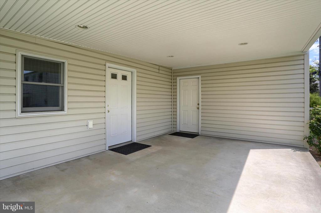 5221 STUART DRIVE