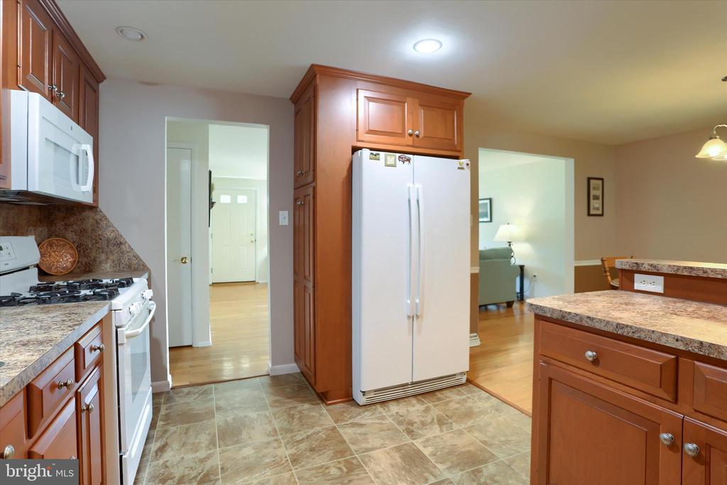 5221 STUART DRIVE