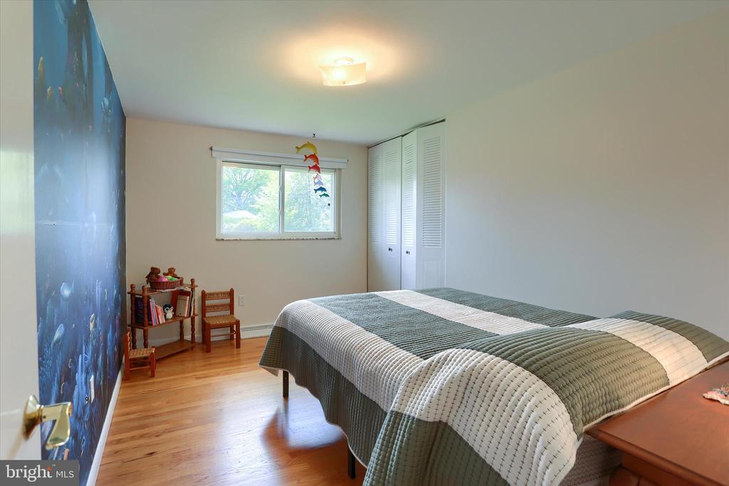 5221 STUART DRIVE