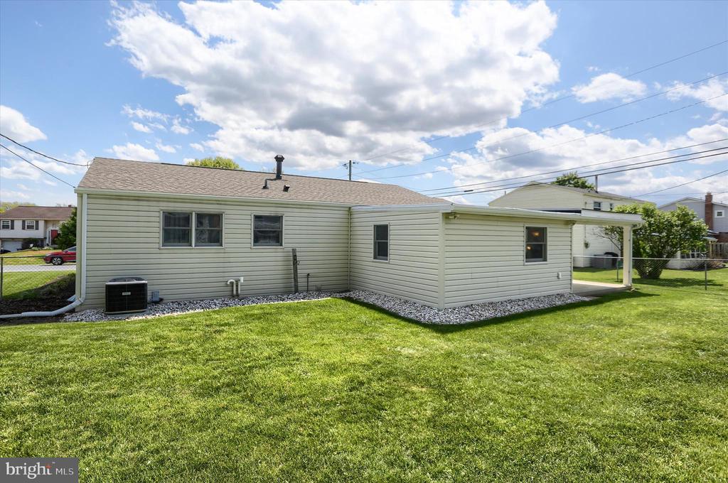 5221 STUART DRIVE