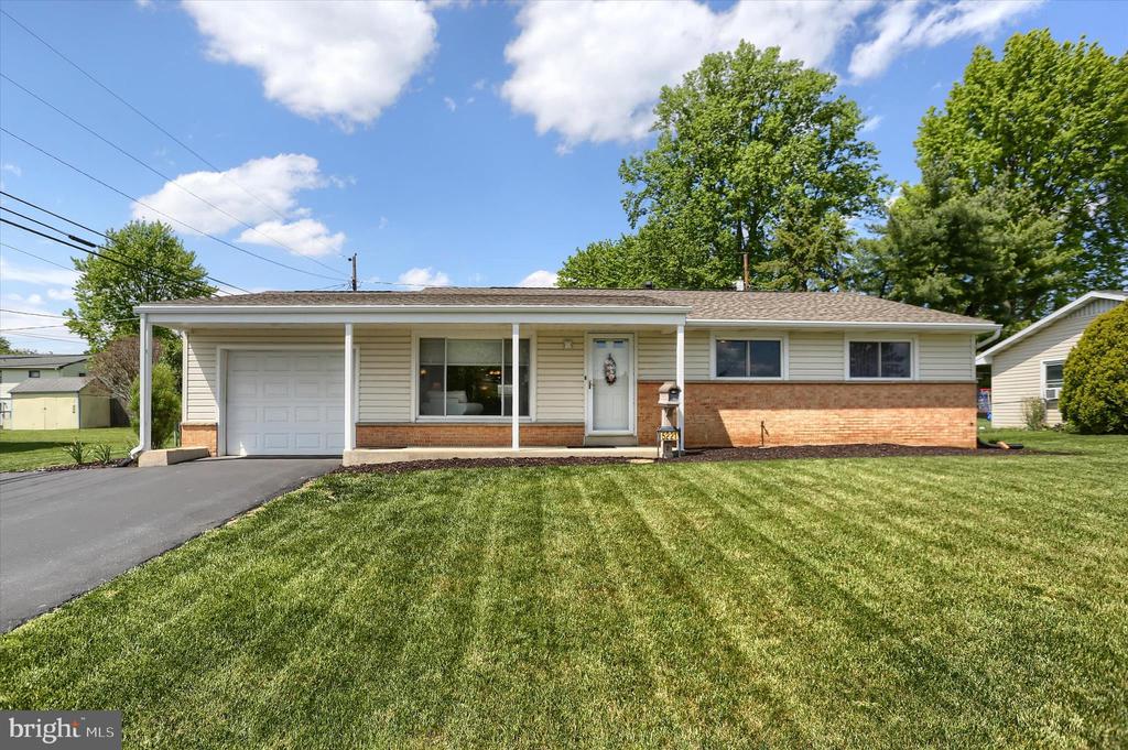 5221 STUART DRIVE