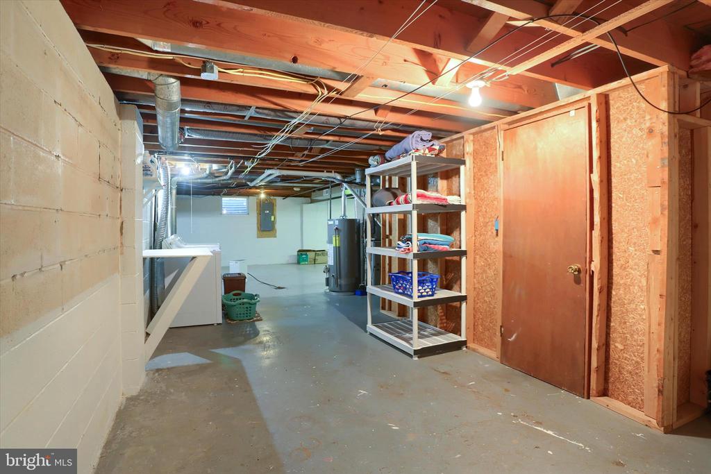 5221 STUART DRIVE