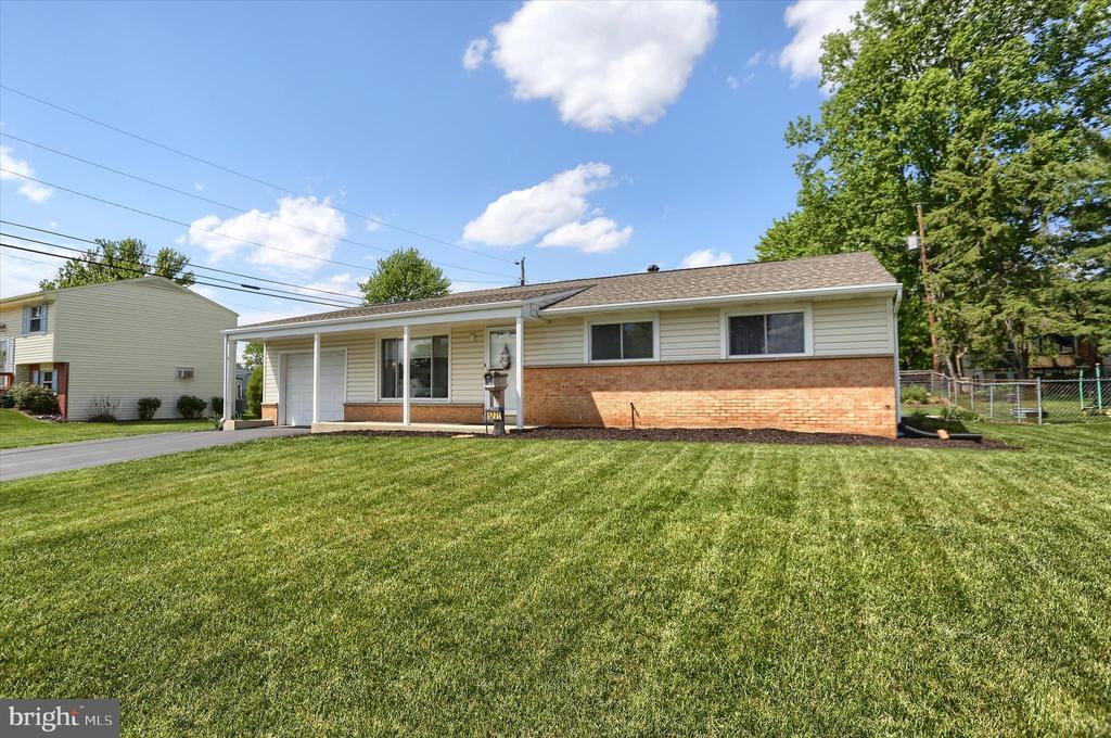 5221 STUART DRIVE