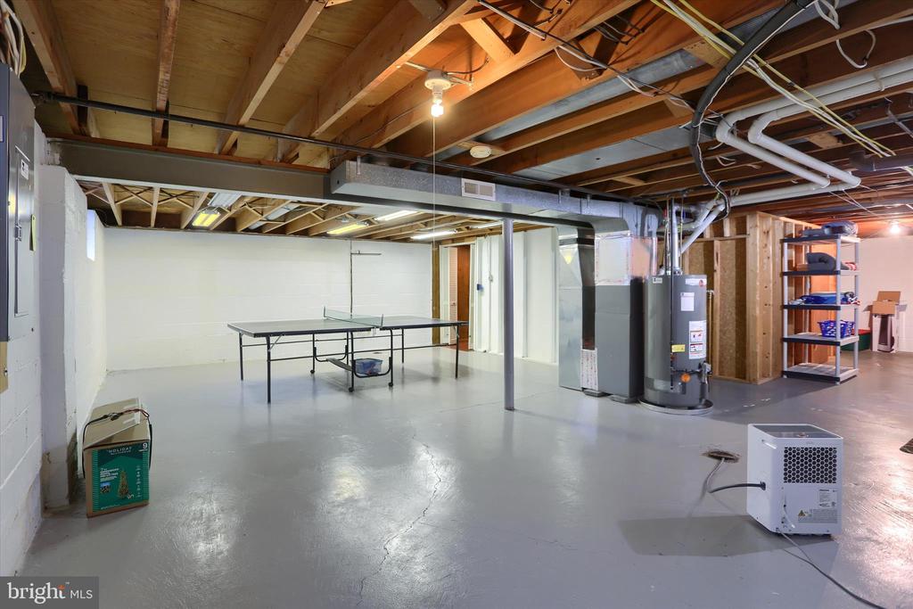 5221 STUART DRIVE