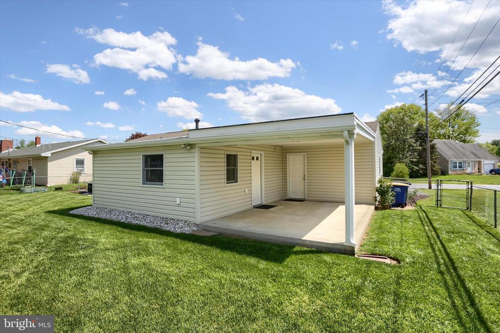 5221 STUART DRIVE