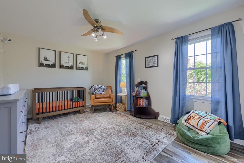 483 WOODCREST DRIVE