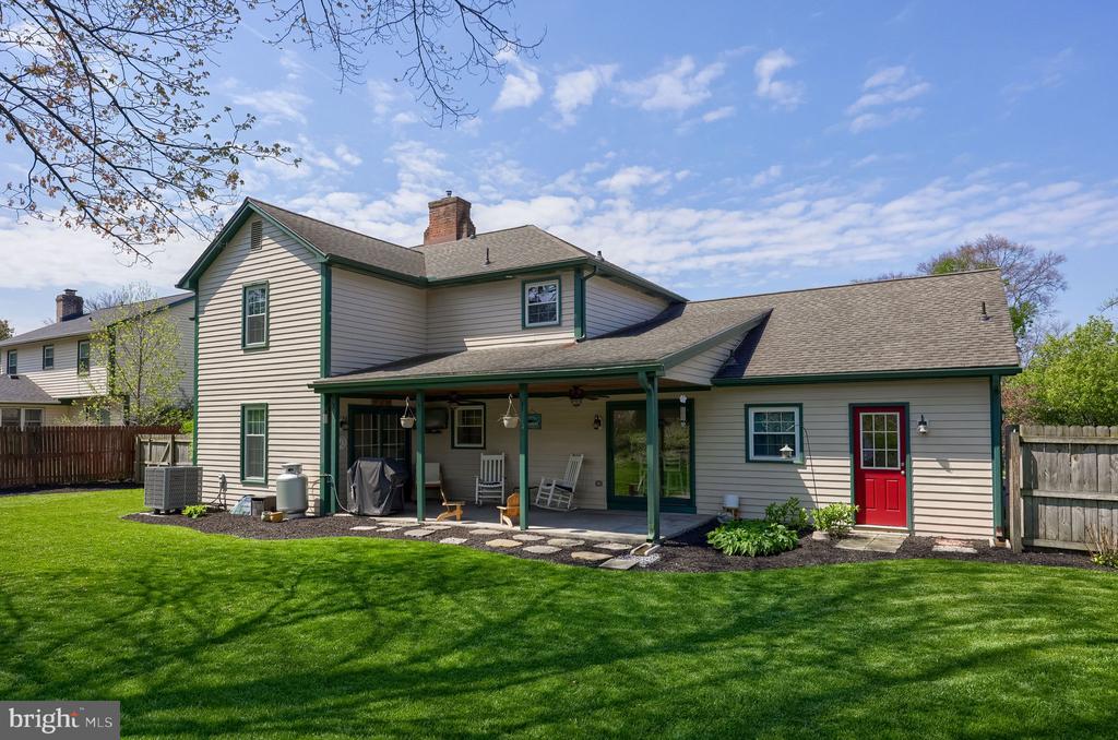 483 WOODCREST DRIVE