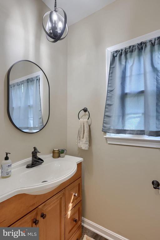 483 WOODCREST DRIVE