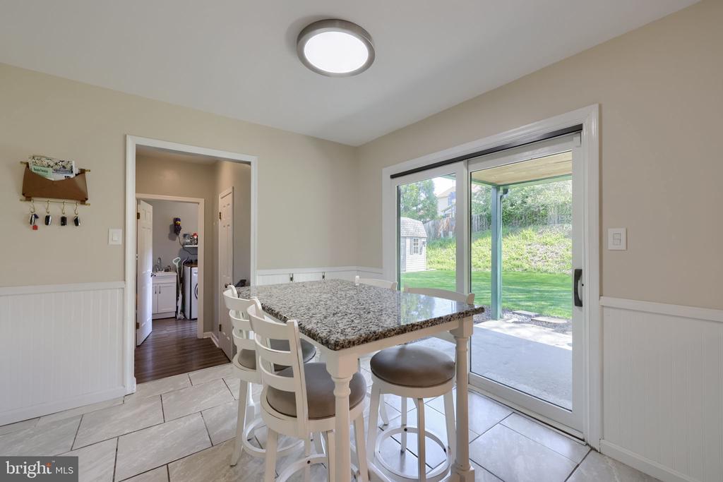 483 WOODCREST DRIVE