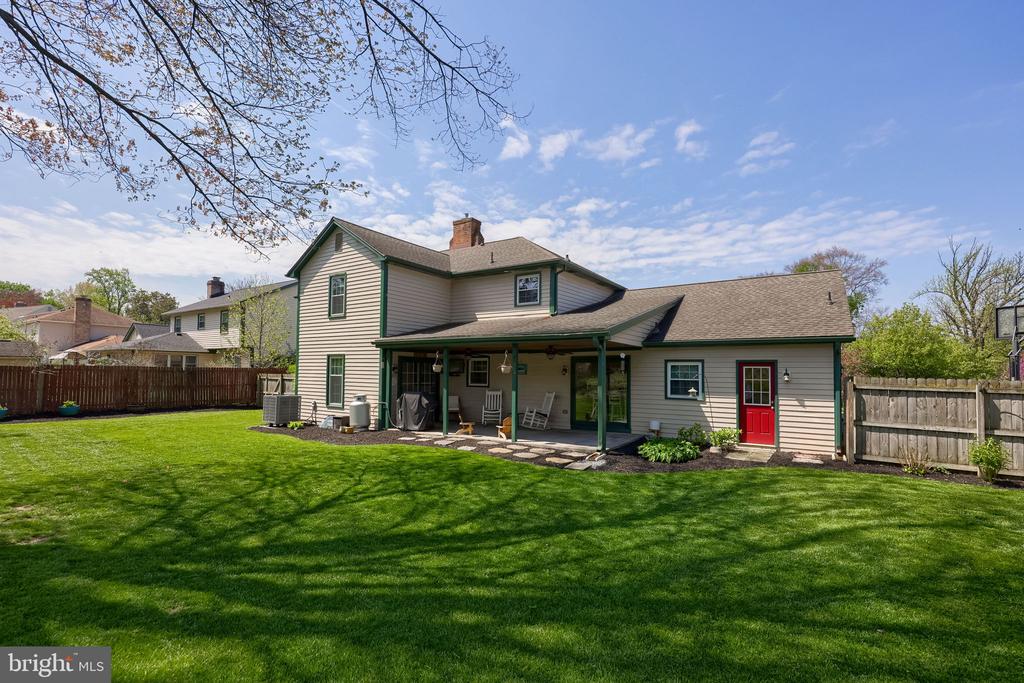 483 WOODCREST DRIVE