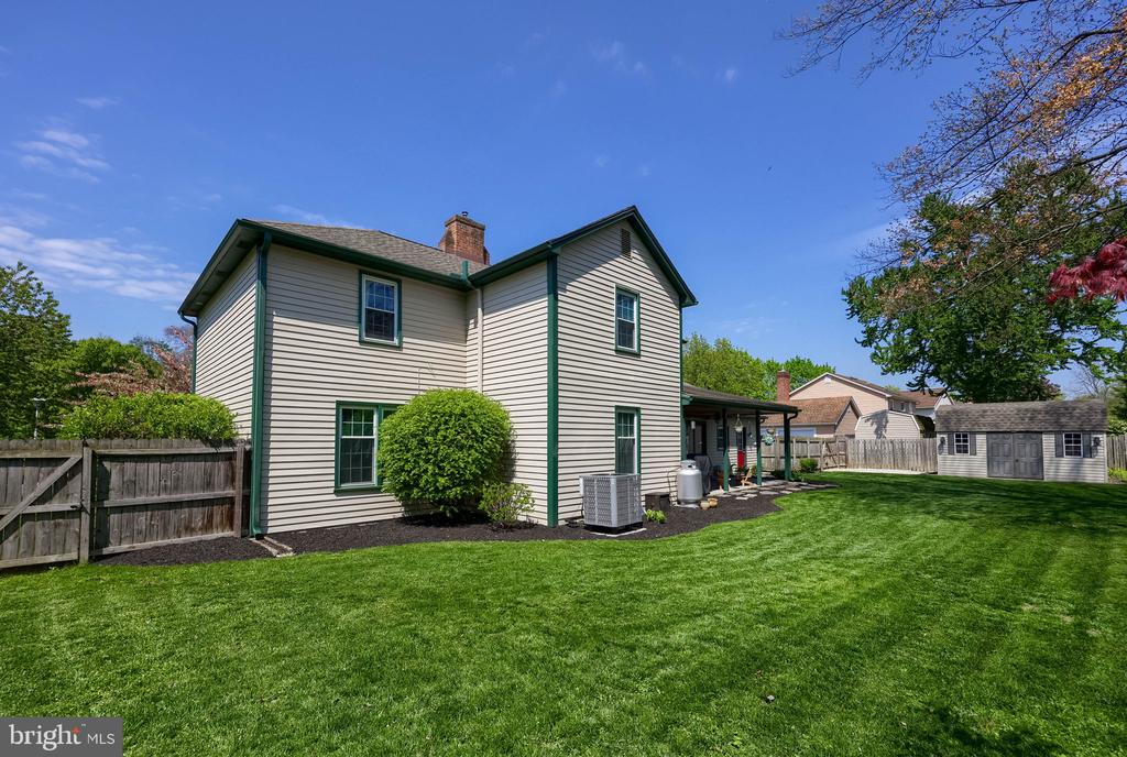 483 WOODCREST DRIVE