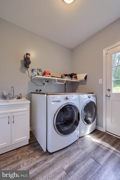 483 WOODCREST DRIVE