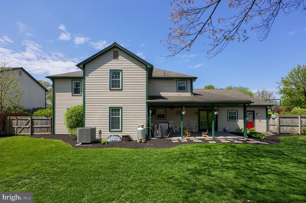 483 WOODCREST DRIVE