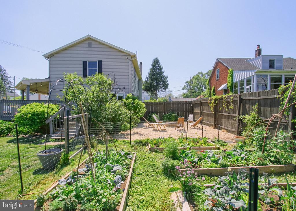 300 3RD STREET