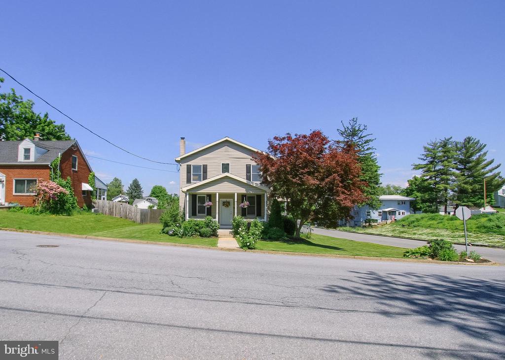 300 3RD STREET