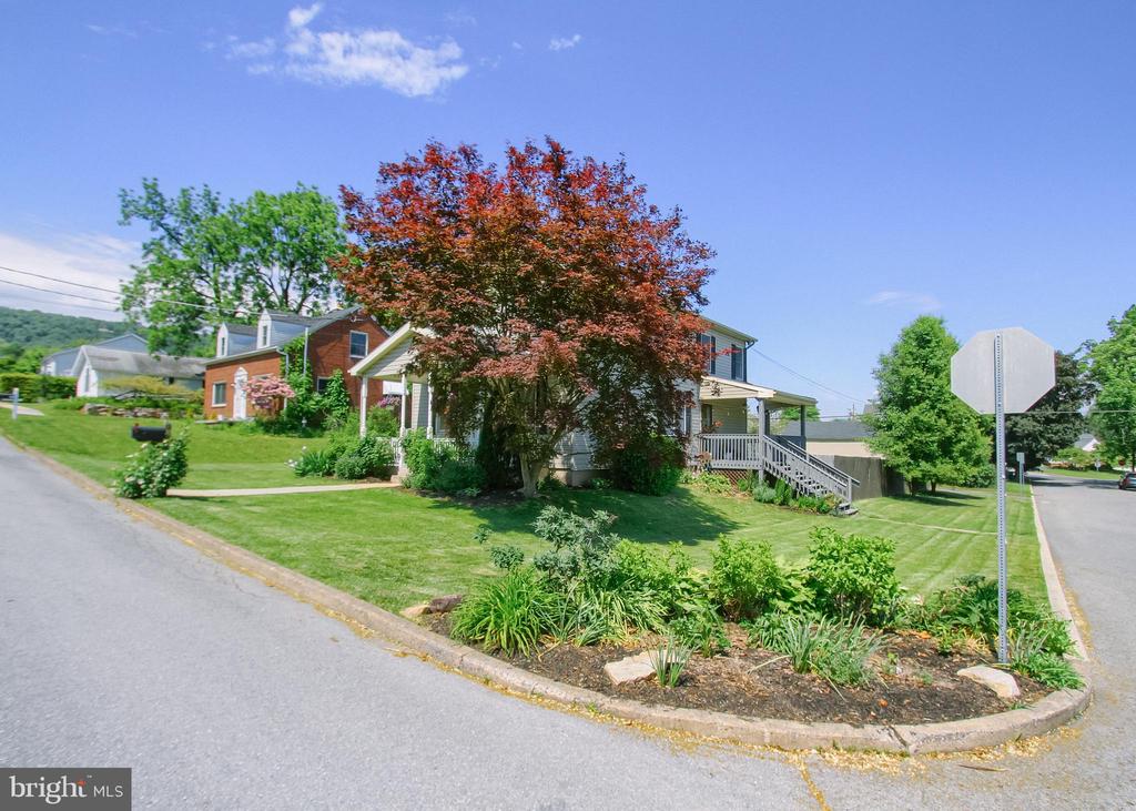300 3RD STREET