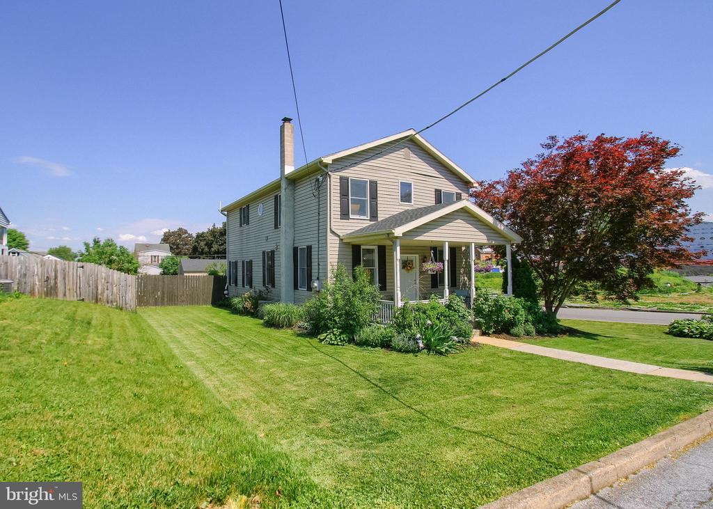 300 3RD STREET