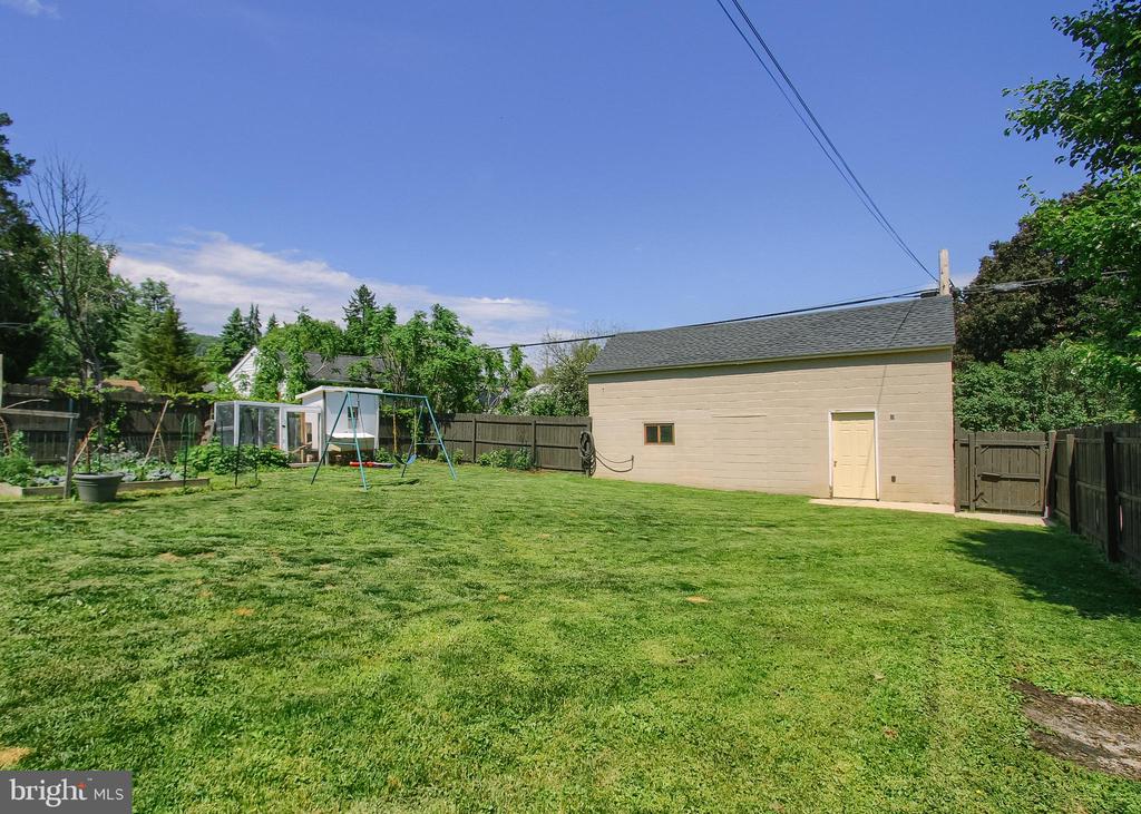 300 3RD STREET