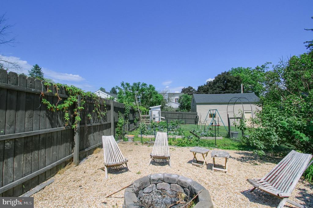 300 3RD STREET