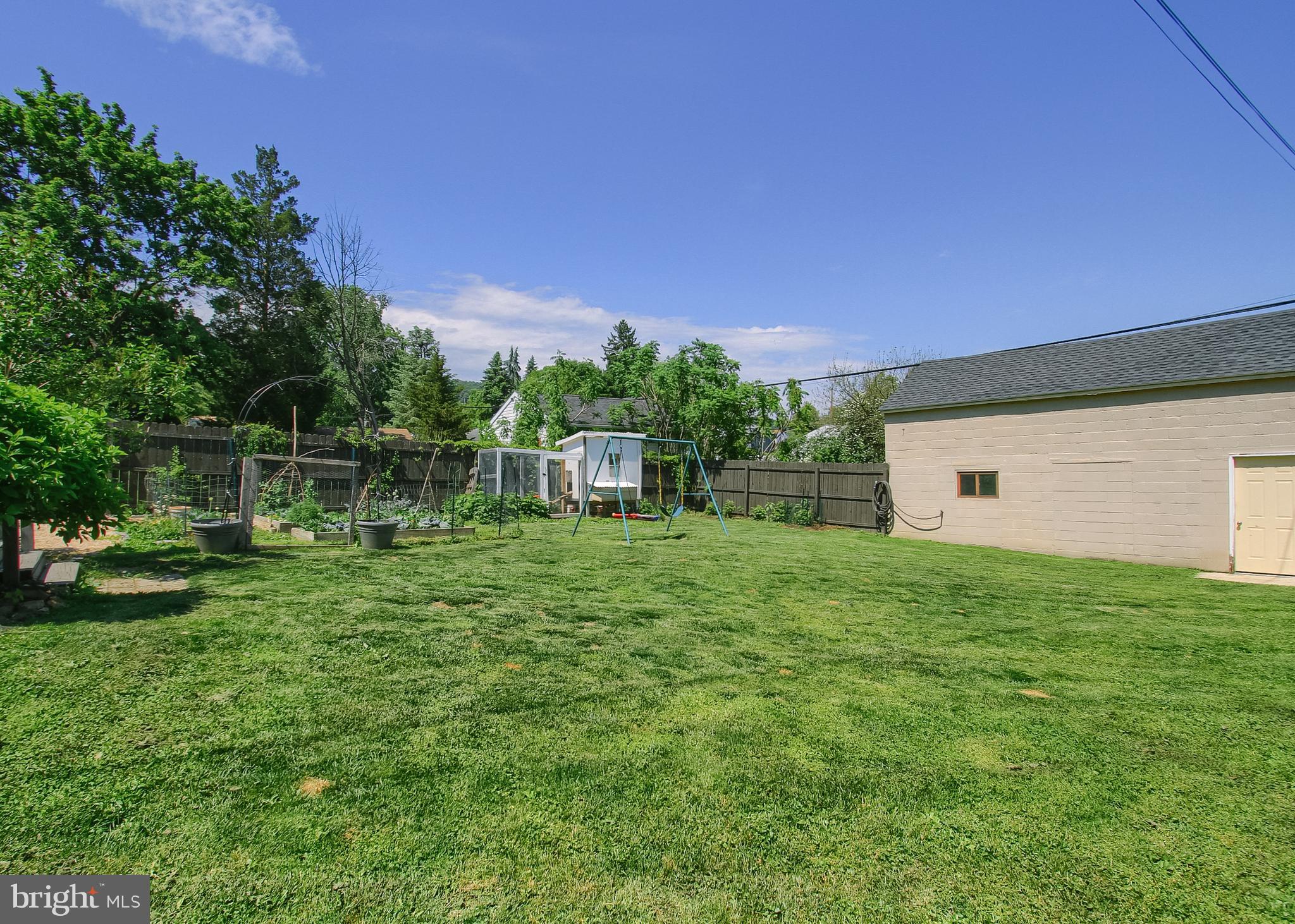 300 3RD STREET
