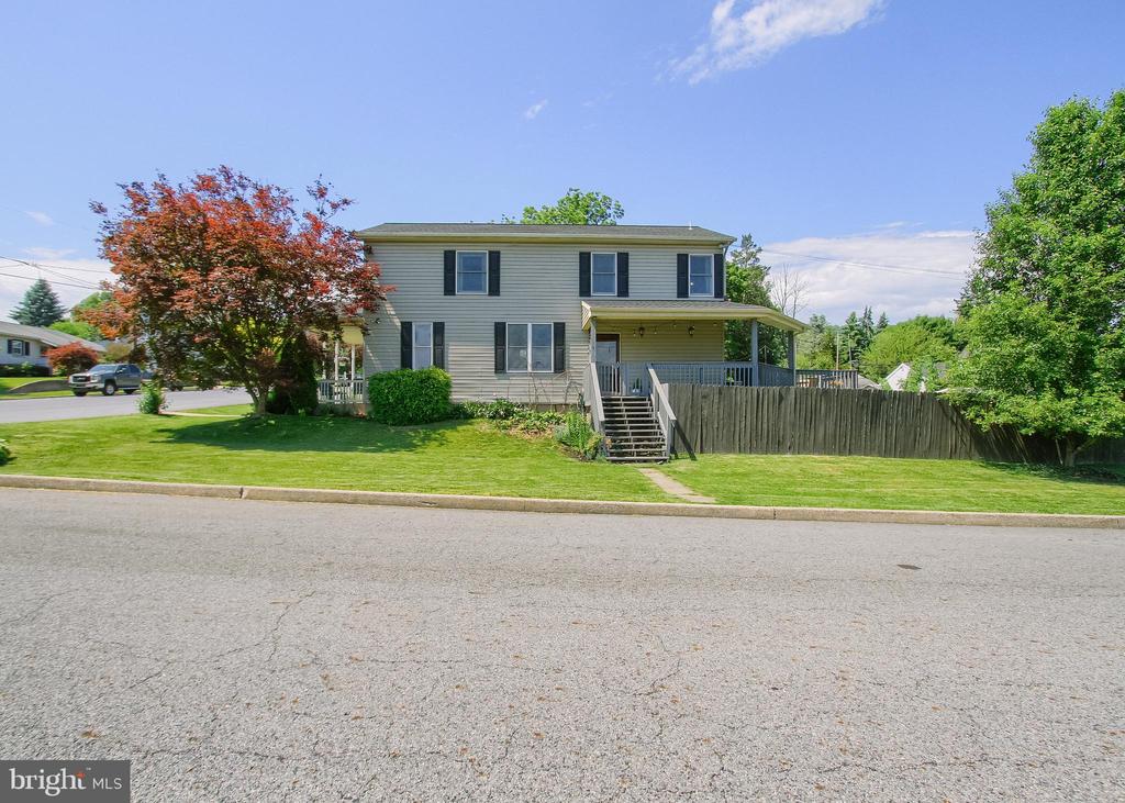 300 3RD STREET