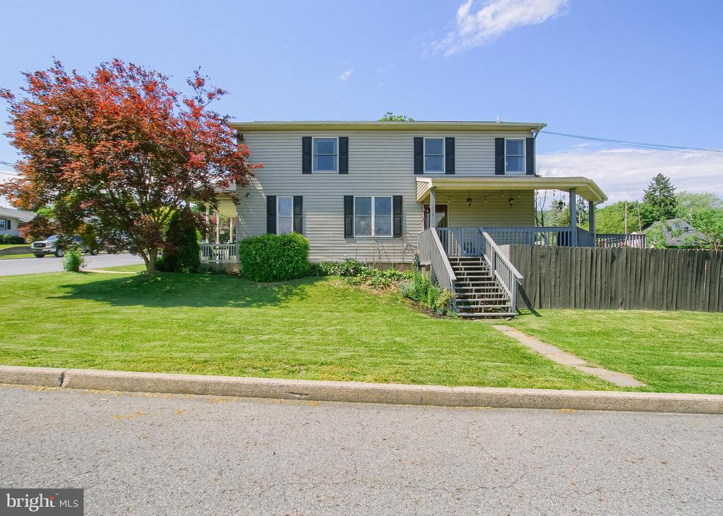 300 3RD STREET