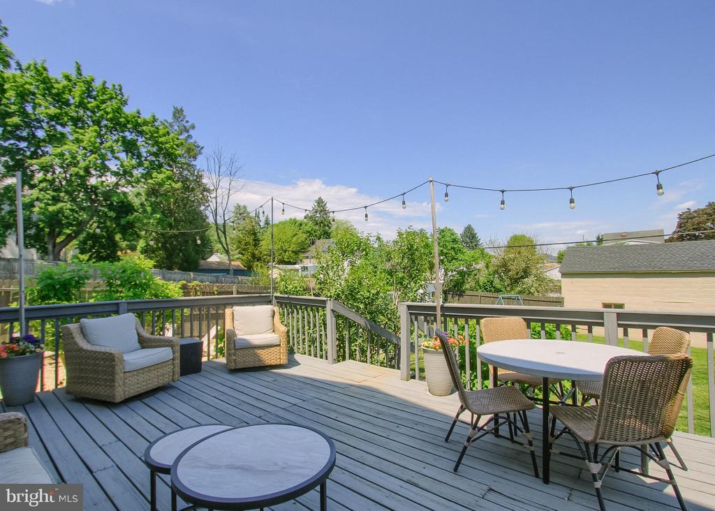 300 3RD STREET