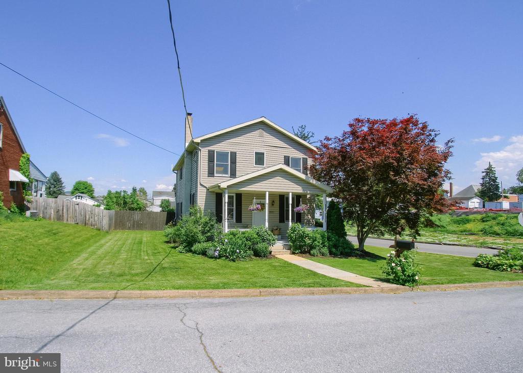 300 3RD STREET