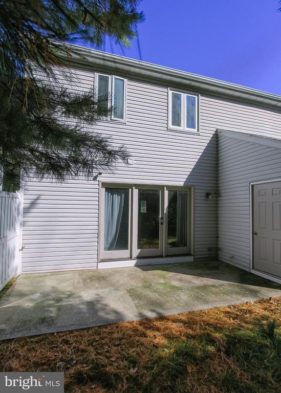 1821 CREEK VIEW COURT
