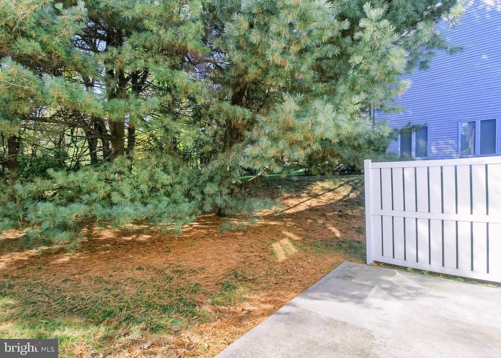 1821 CREEK VIEW COURT