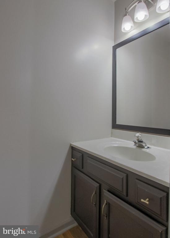 1821 CREEK VIEW COURT