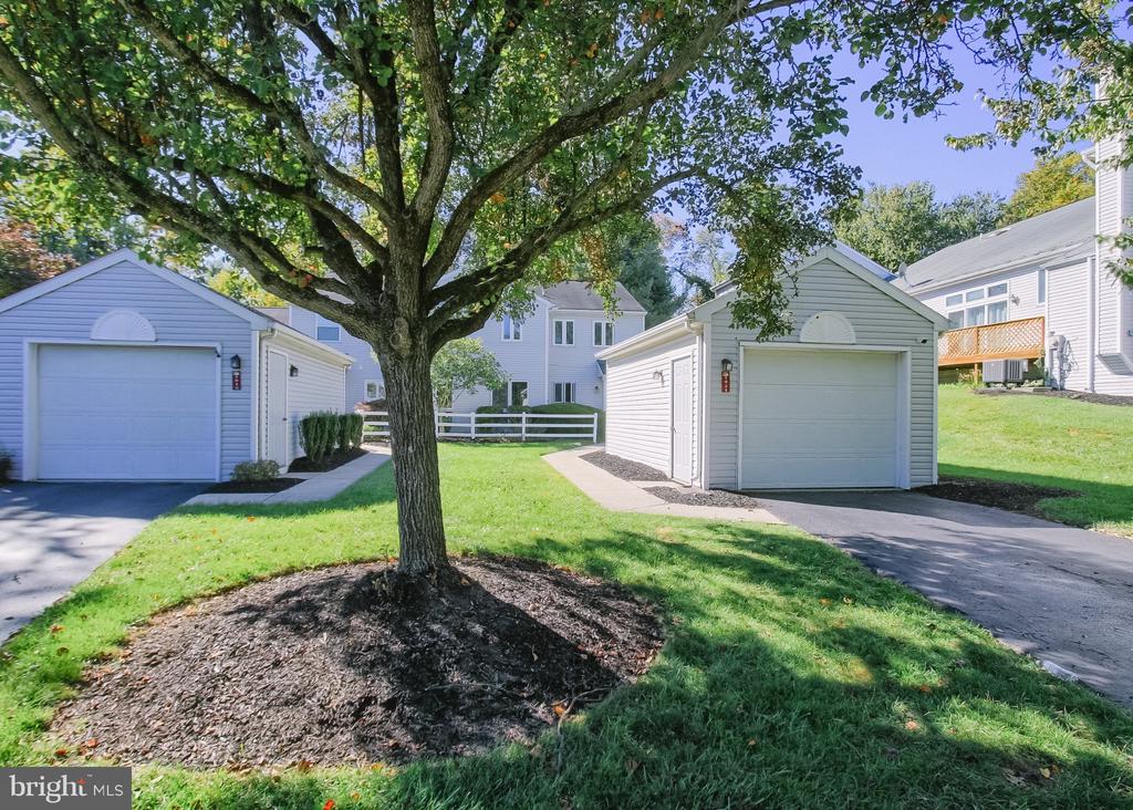 1821 CREEK VIEW COURT