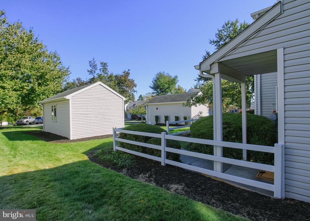1821 CREEK VIEW COURT