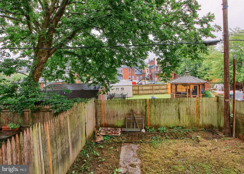 2038 GREEN STREET