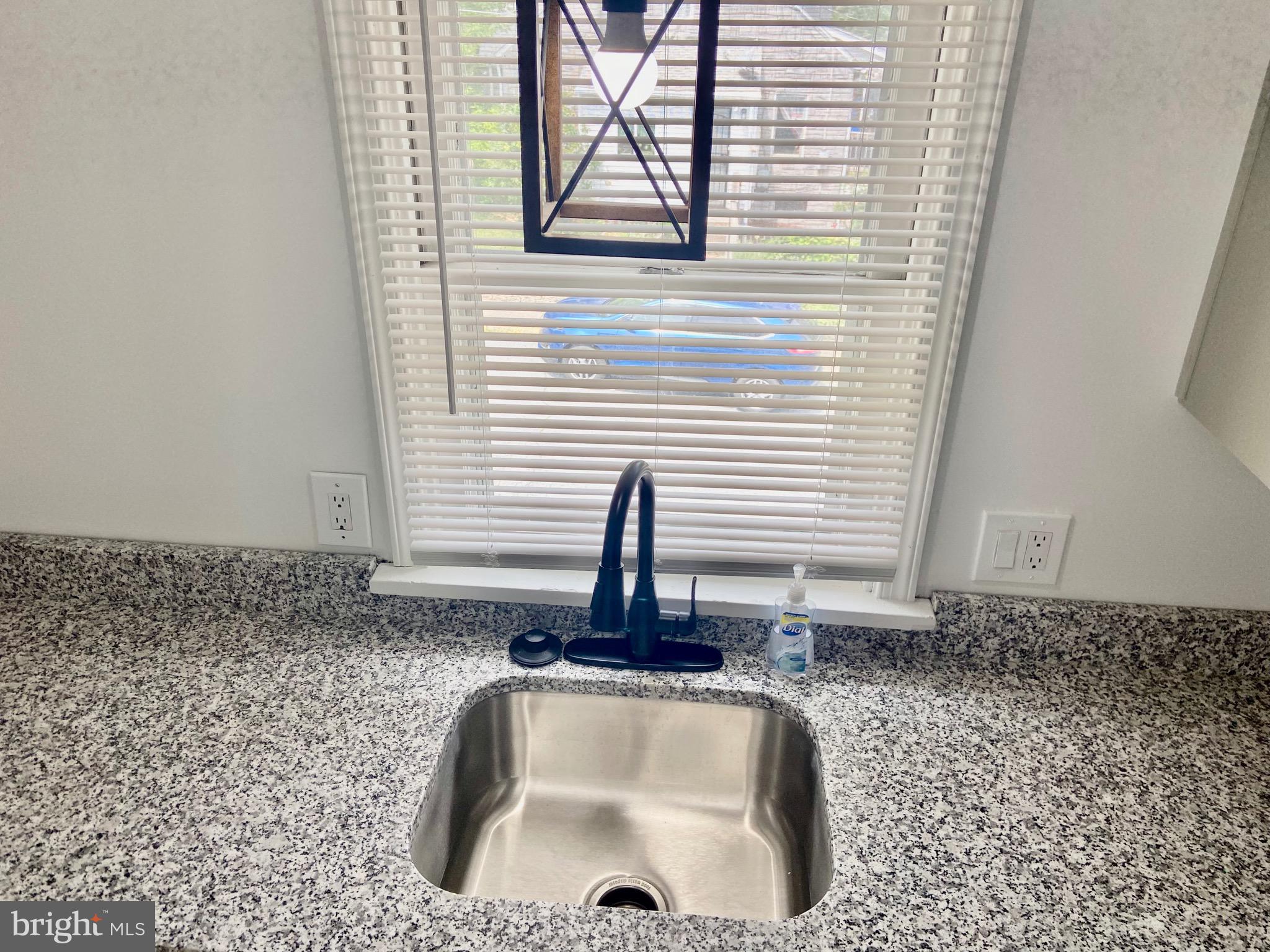 400 FOX STREET 2 ND FLOOR