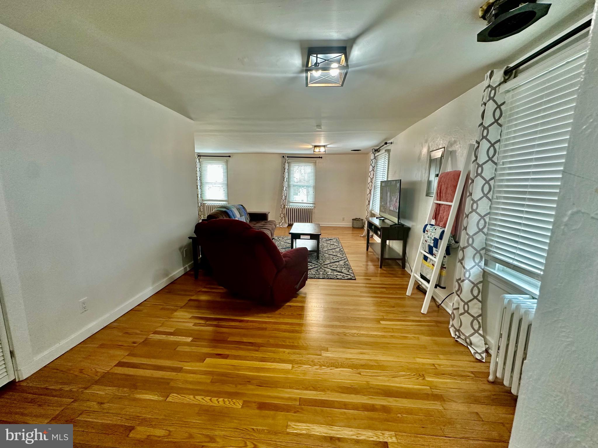 400 FOX STREET 2 ND FLOOR