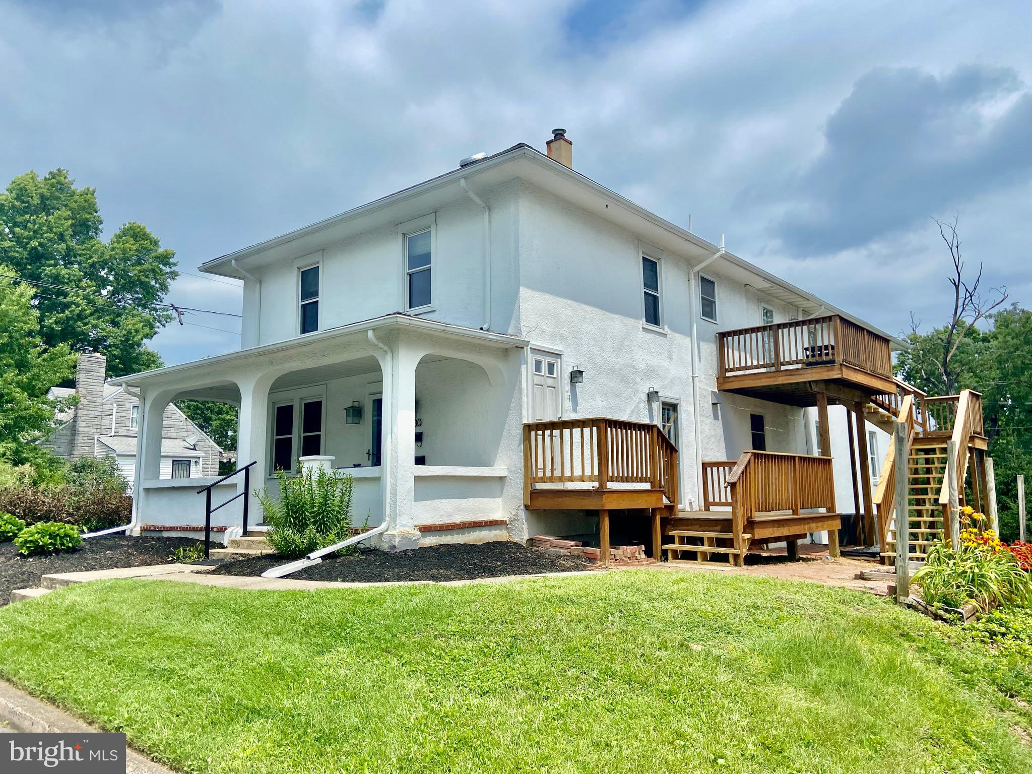 400 FOX STREET 2 ND FLOOR