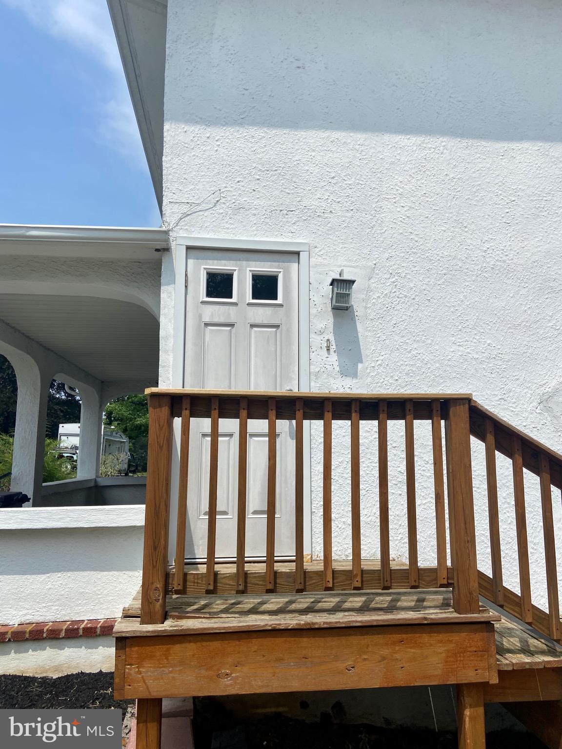 400 FOX STREET 2 ND FLOOR