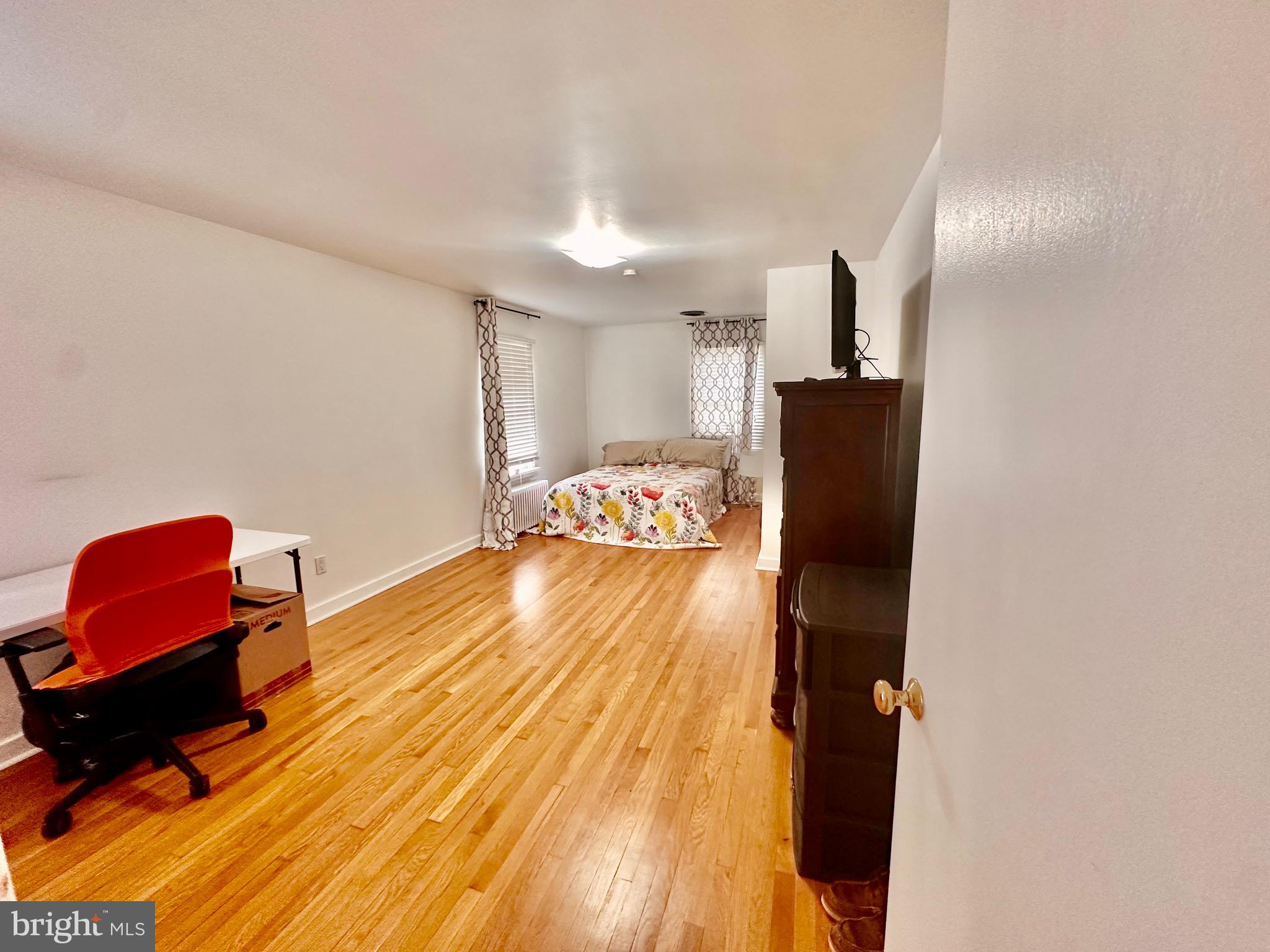 400 FOX STREET 2 ND FLOOR