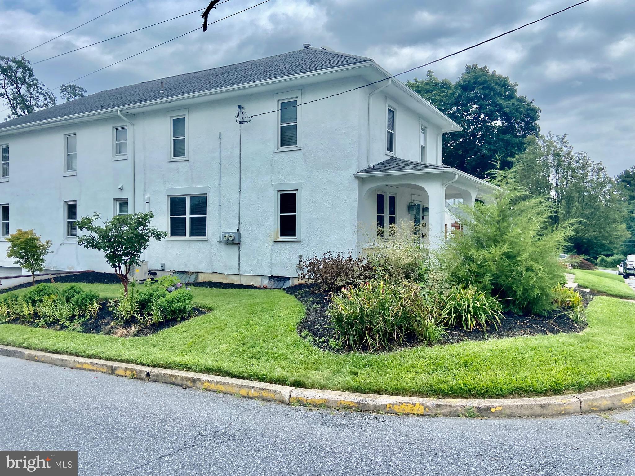 400 FOX STREET 2 ND FLOOR