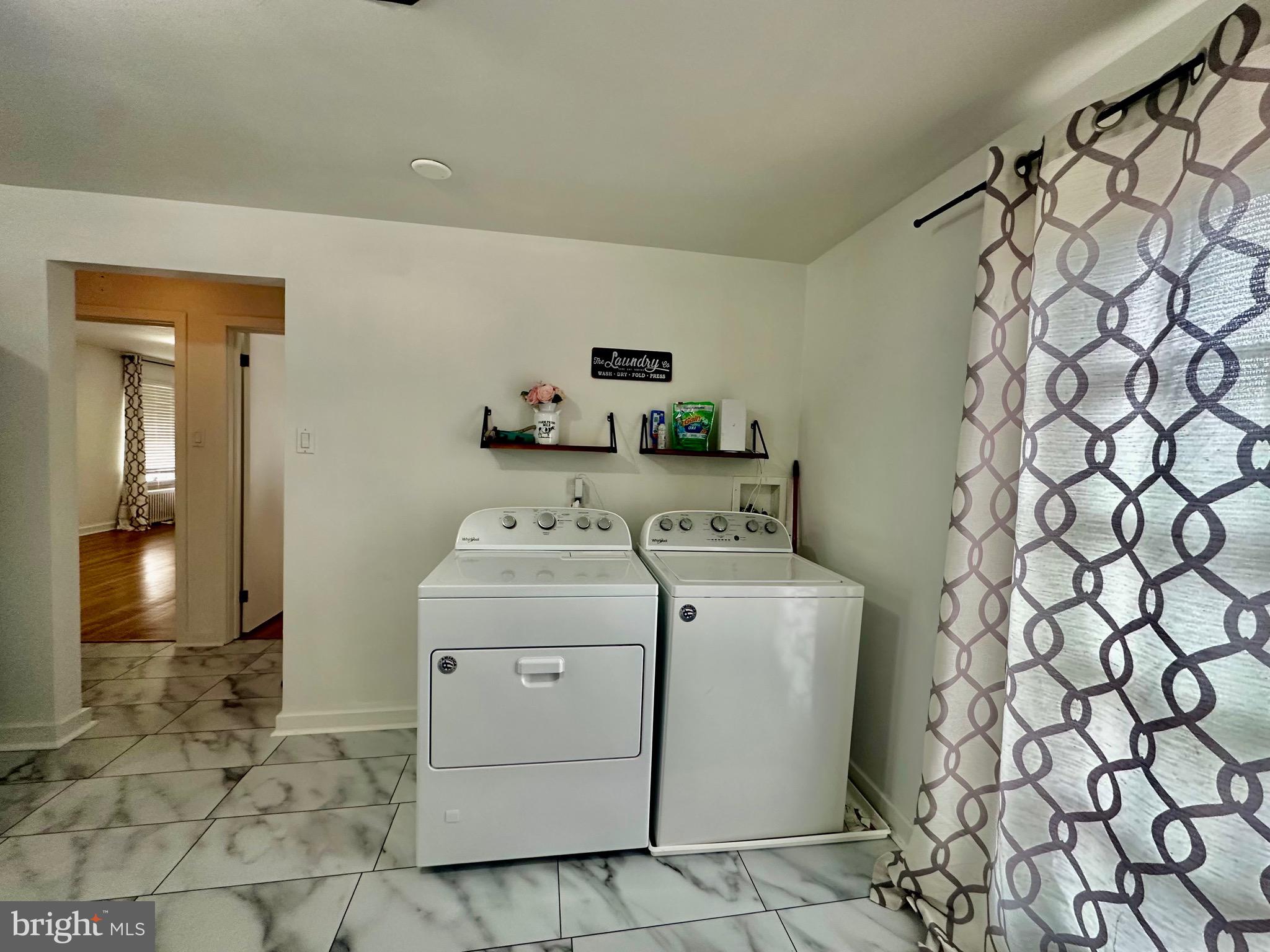 400 FOX STREET 2 ND FLOOR