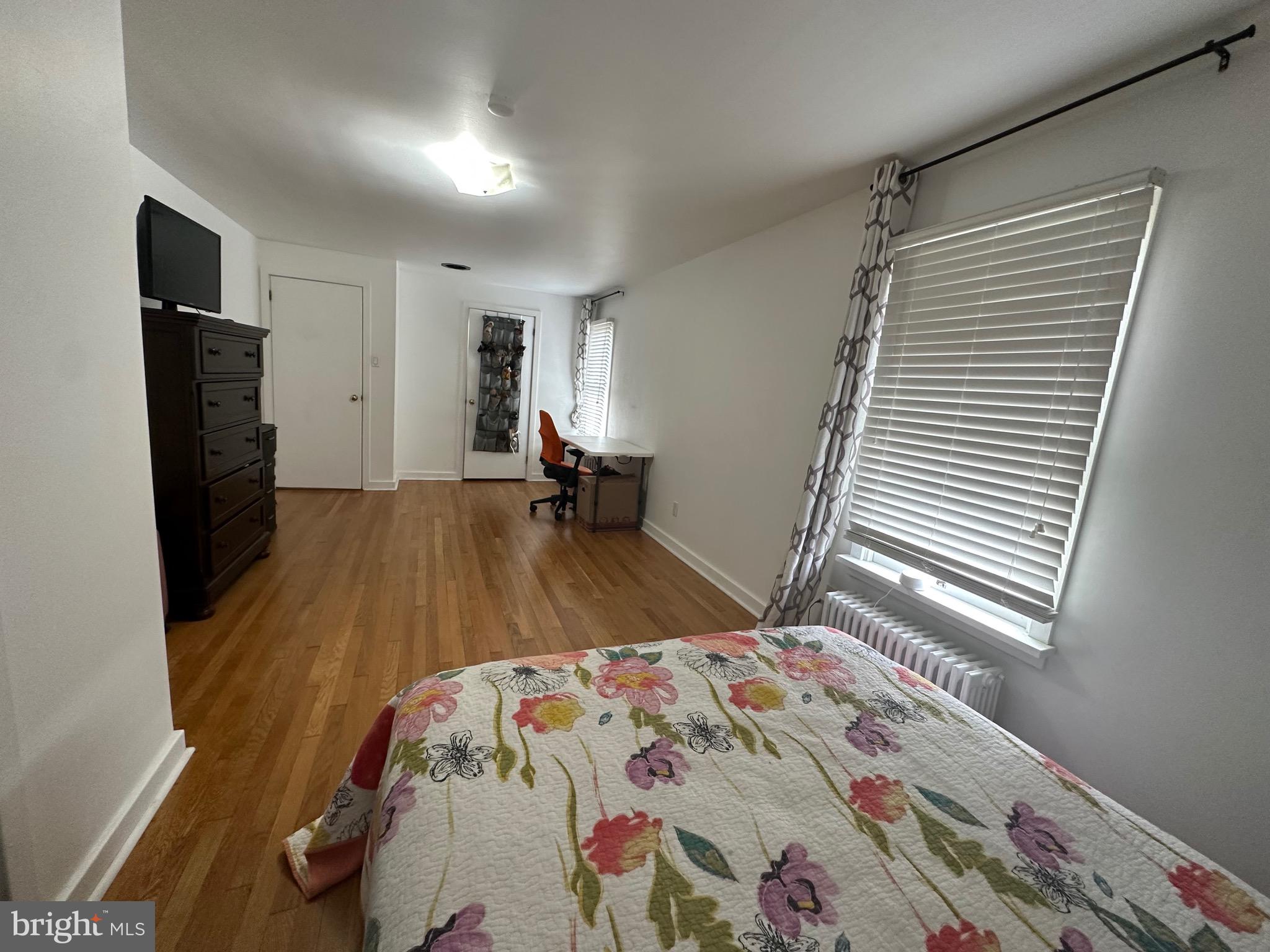 400 FOX STREET 2 ND FLOOR