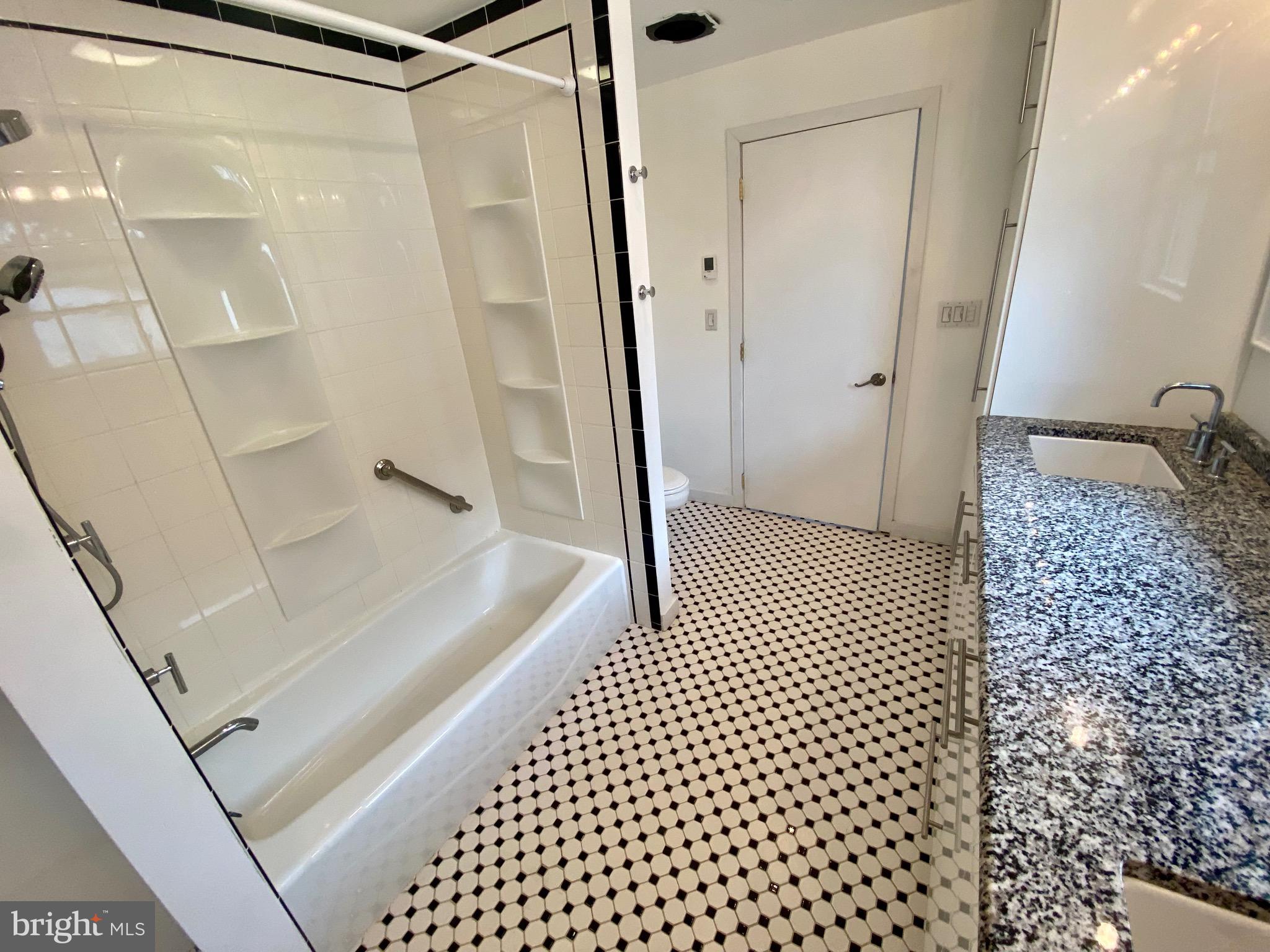 400 FOX STREET 2 ND FLOOR