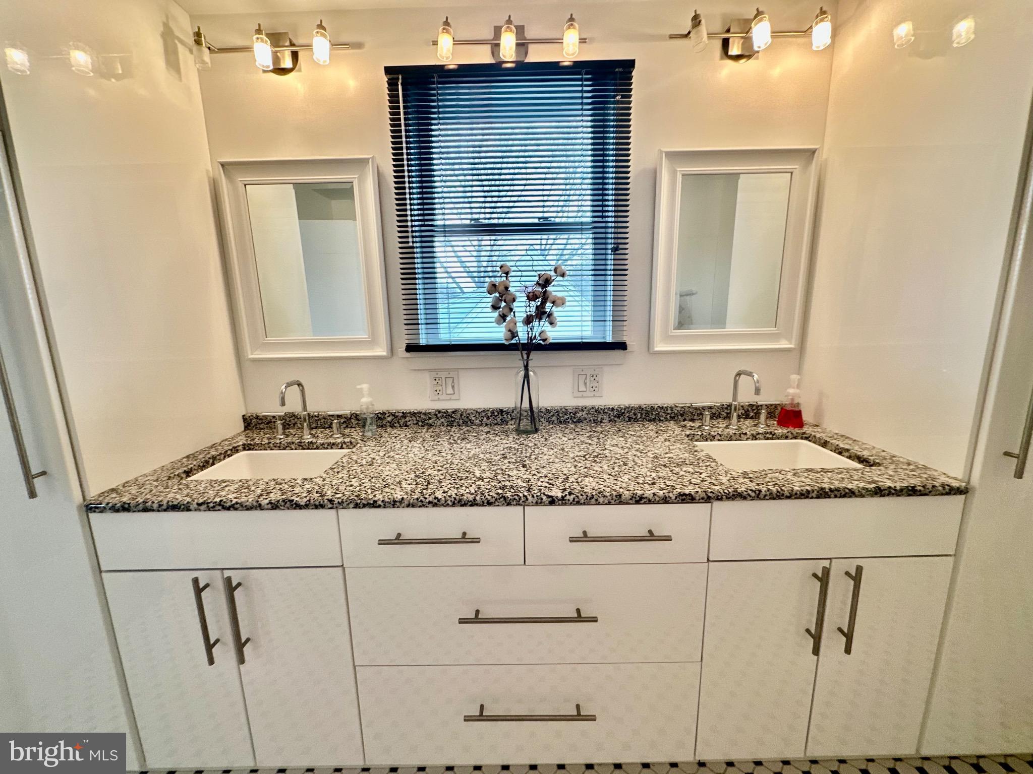 400 FOX STREET 2 ND FLOOR