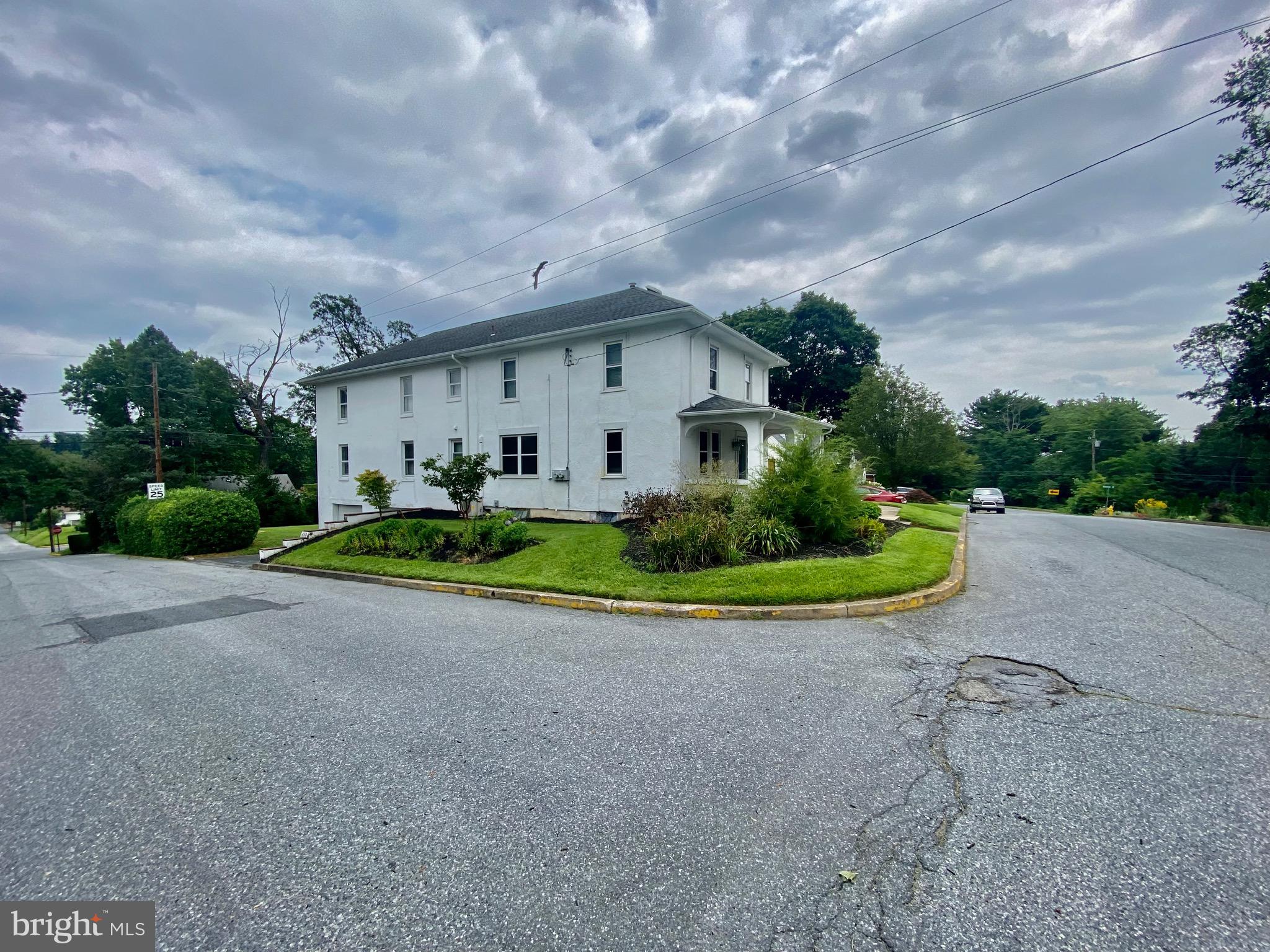 400 FOX STREET 2 ND FLOOR