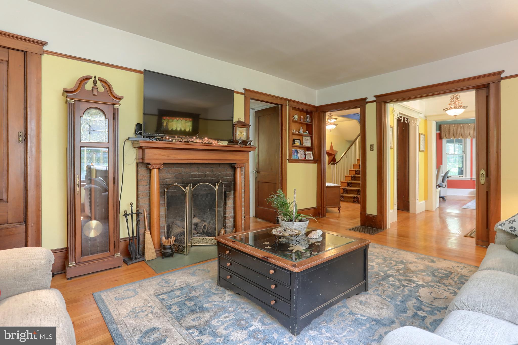 2208 CHESTNUT STREET