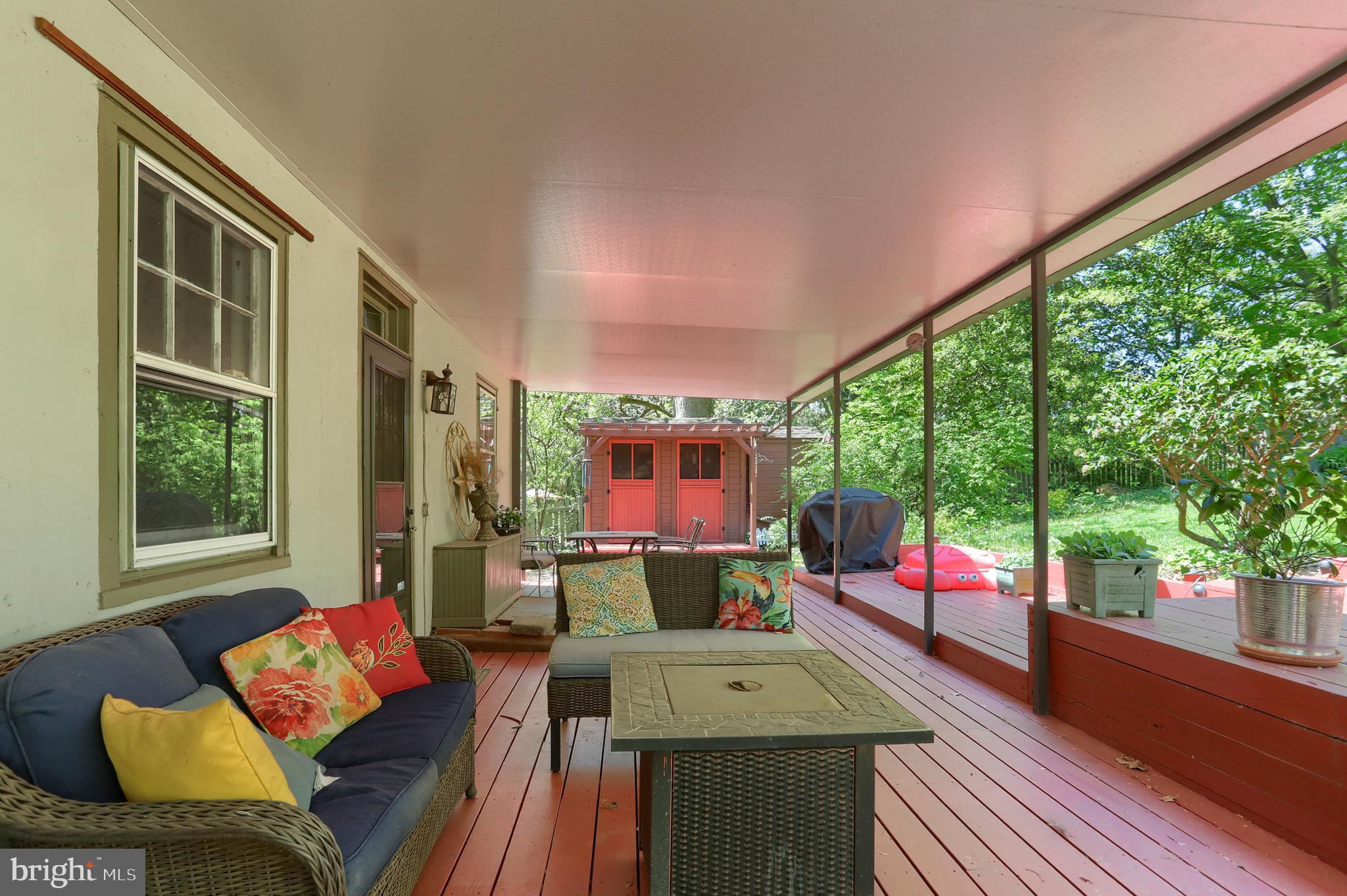 2208 CHESTNUT STREET