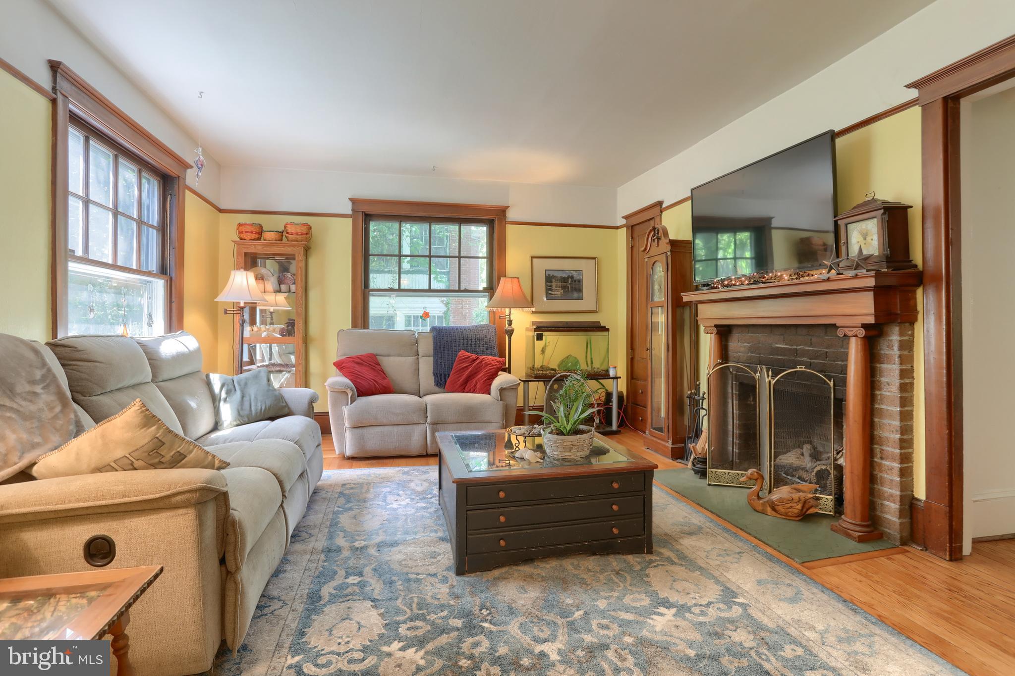 2208 CHESTNUT STREET