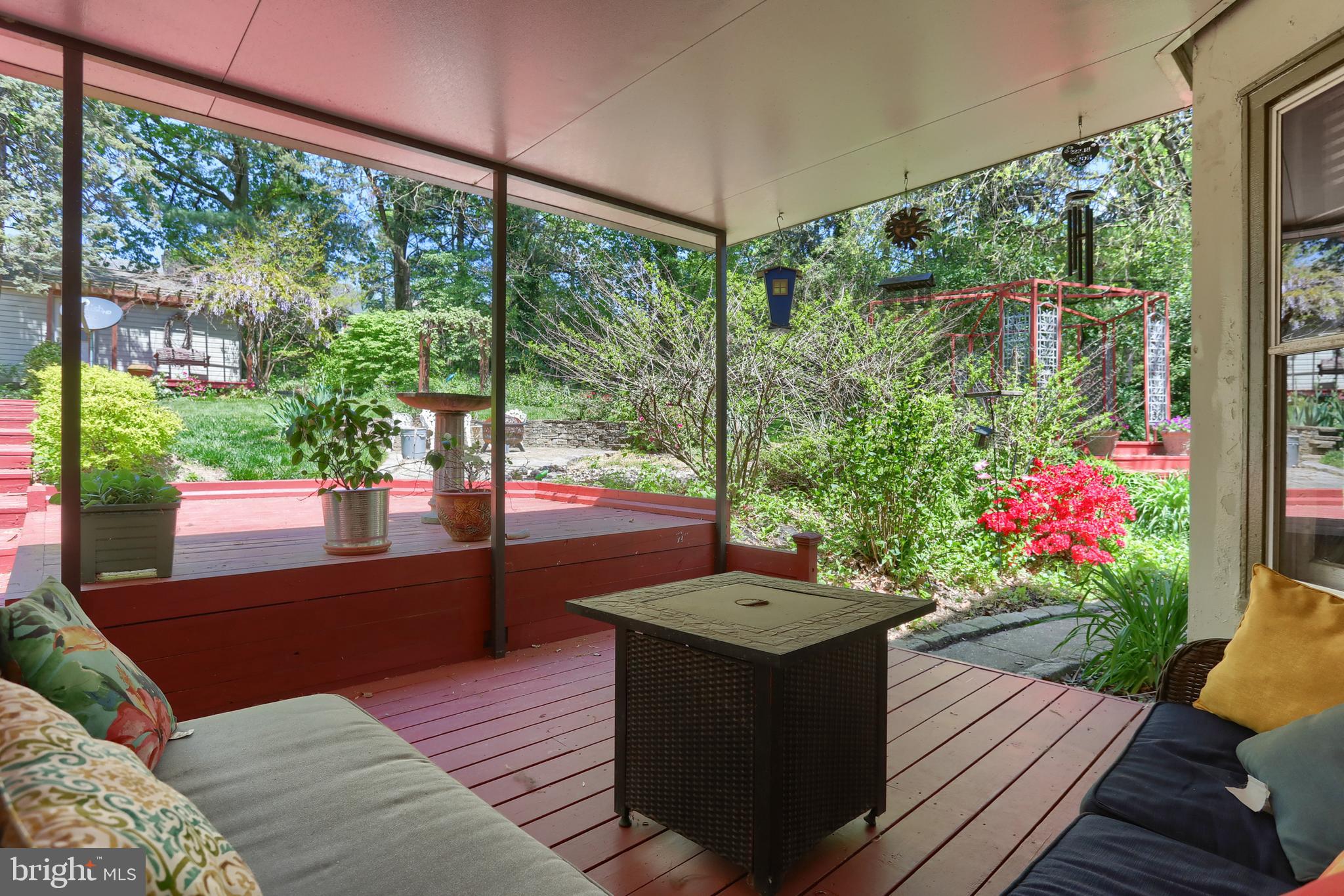 2208 CHESTNUT STREET